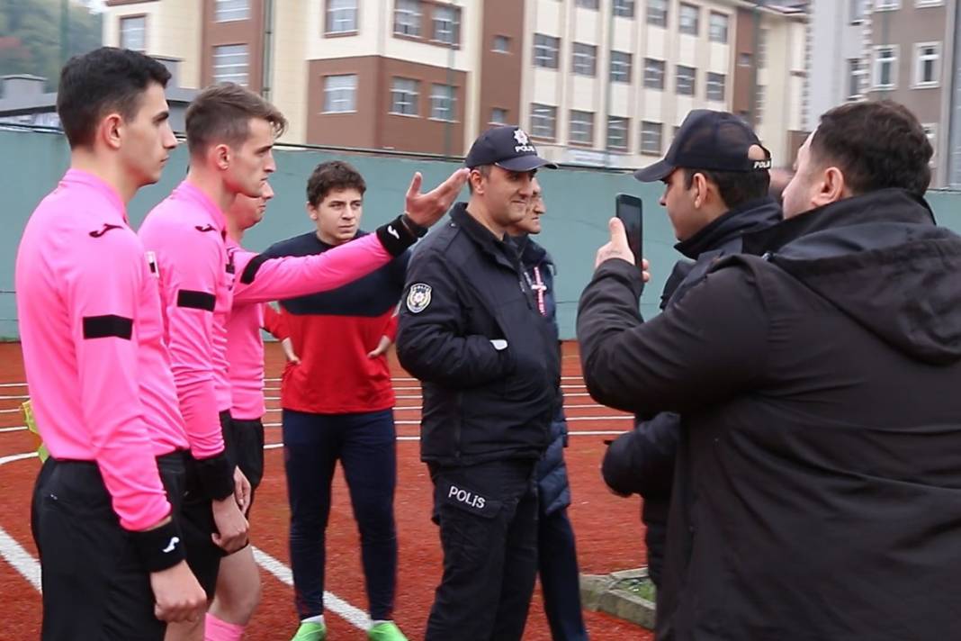 Genç hakemlere çirkin saldırı 9